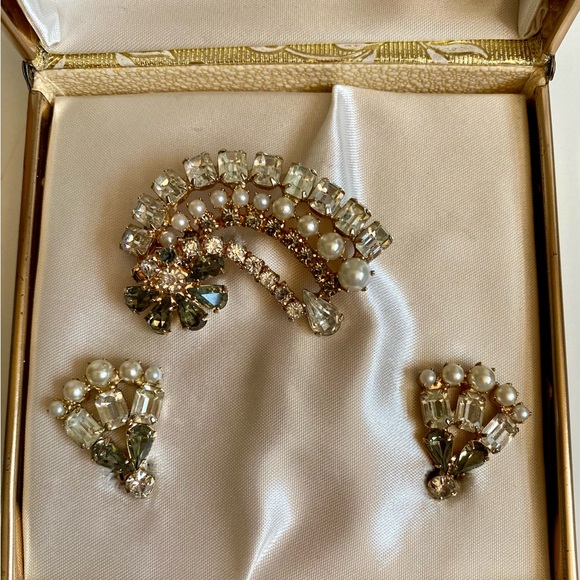 Vintage Bellex Rhinestone Brooch & Clip On Earring Set in Original Box - Picture 5 of 12